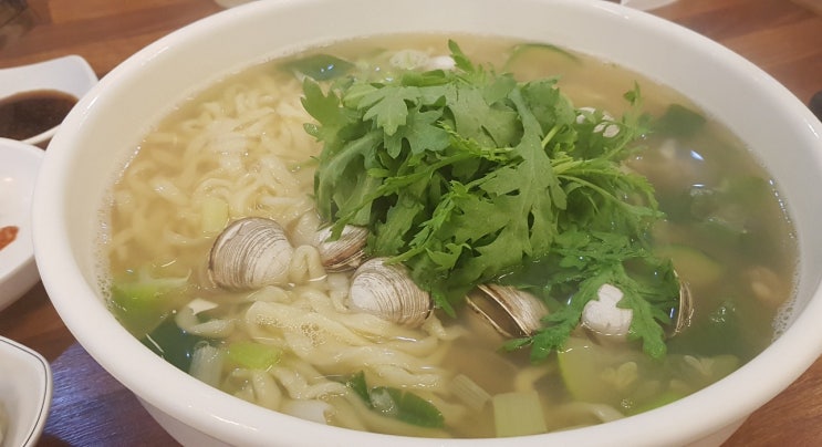  부산 명지 물총 칼국수 맛집! 조개가 탱글탱글 쫄깃쫄깃!