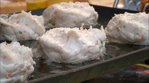Hotteok(Chinese pancake) Fish cake / 어묵호떡, 복댕이네어묵 / Korean street food Hotteok(Chinese pancake) Fish cake / 어묵호떡, 복댕이네어묵 / Korean street food
