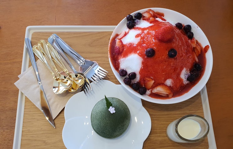  황리단길 빙수 카페 설월 [딸기빙수] 너무 덥다