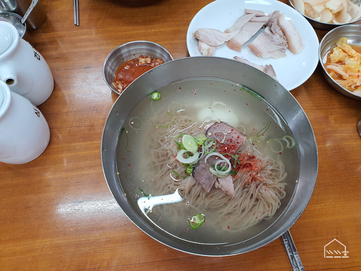  필동면옥 (feat. 17 피스의 압박)