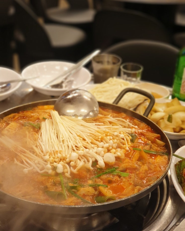  신정네거리역 곱창전골이 맛있는 곱창구이 맛집 <원조황소곱창구이>