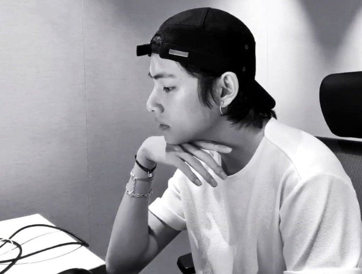 방탄소년단 뷔 흑백사진 비주얼 방탄소년단 뷔 흑백사진 비주얼