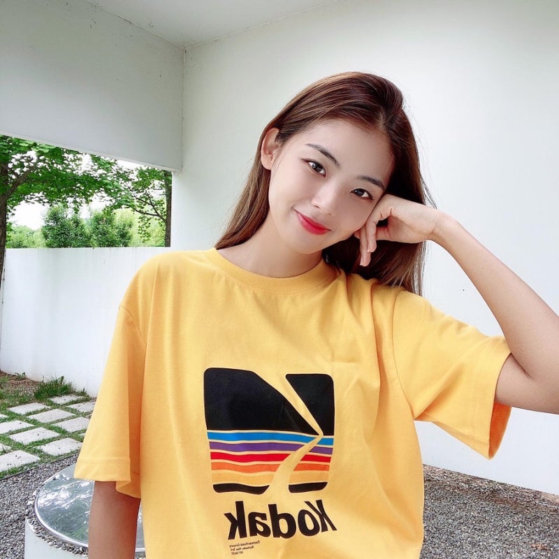여자 반팔티 코닥 티셔츠 귀여워:D 같이입으면 더 예쁠 #커플반팔티 룩
