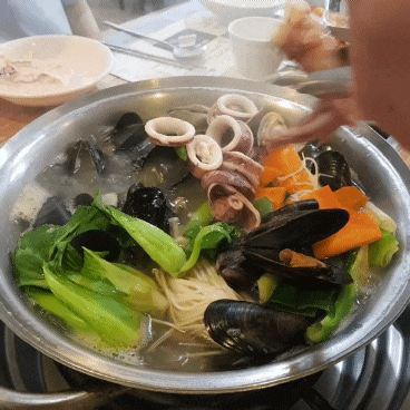  파주 용궁칼국수/빵 맛집 필무드