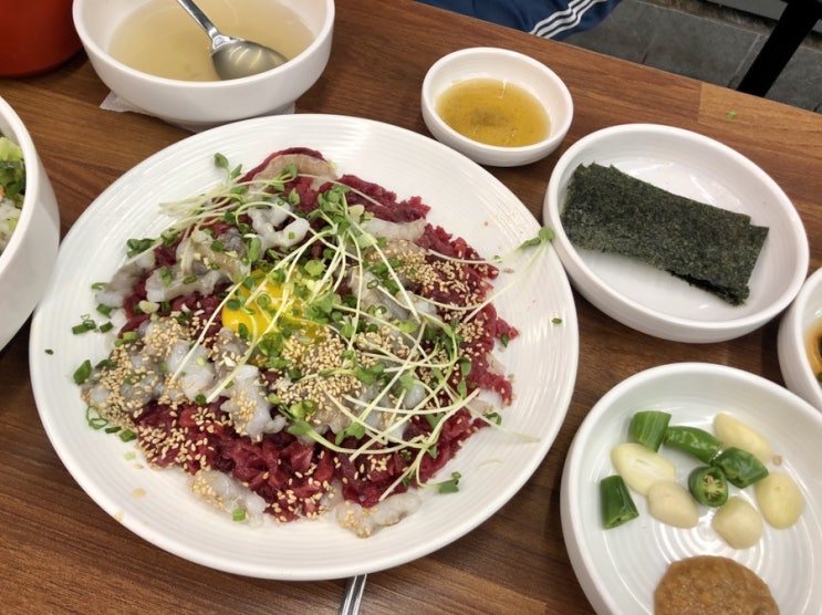 종로5가역 맛집 핫해서 사람 많은 형제육회