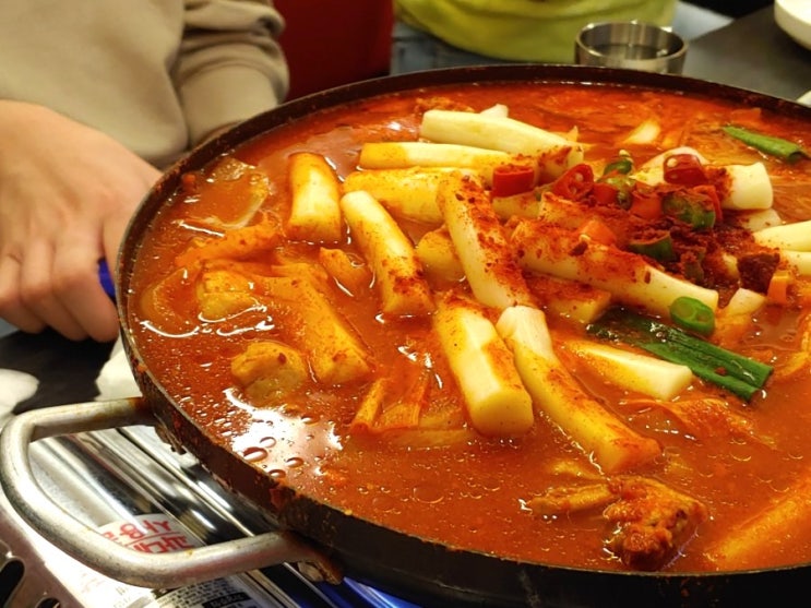  강남 떡도리탕, 술도 되고 밥도 되는 맛집