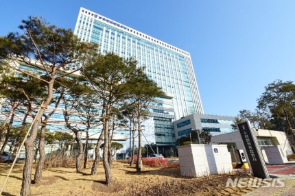 중고차 땅에 묻은 뒤 도난신고·보험금 챙긴 50대 징역형 중고차 땅에 묻은 뒤 도난신고·보험금 챙긴 50대 징역형
