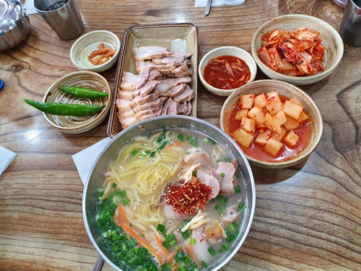 제주도 맛집 여행 : 효퇴 국수 국밥 / 제주 공항 맛집 / 고기국수 맛집 / 돔베고기 맛집 / 아침 식사 / 백종원.소유진 부부 단골 맛집