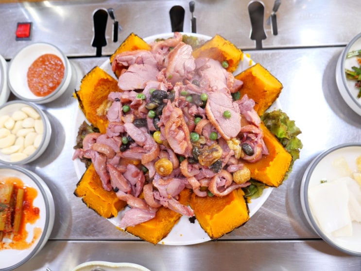 청계산 맛집, 단호박유황훈제구이 오리마을