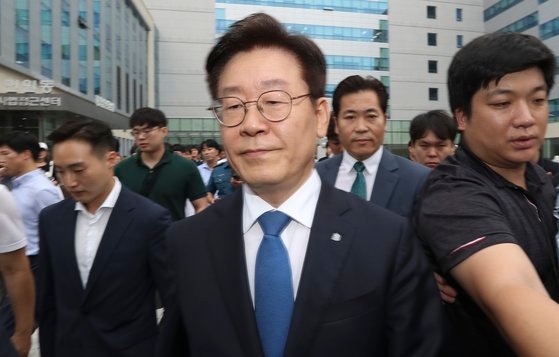 강제입원에 "그런 일 없다"…이재명 이 말이 대법관 13명 모았다 강제입원에 "그런 일 없다"…이재명 이 말이 대법관 13명 모았다