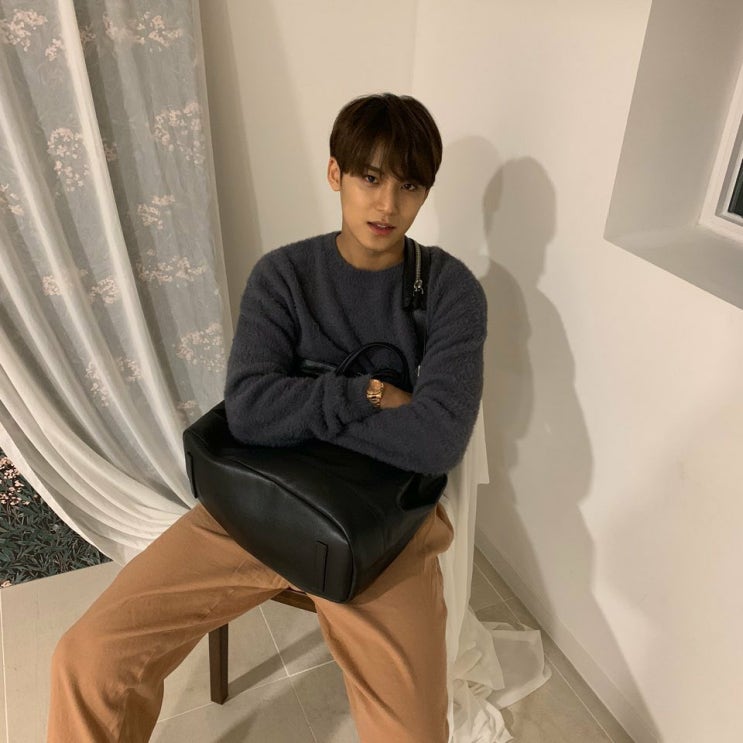 세븐틴 민규는 헤어라인 정리 세븐틴 민규는 헤어라인 정리