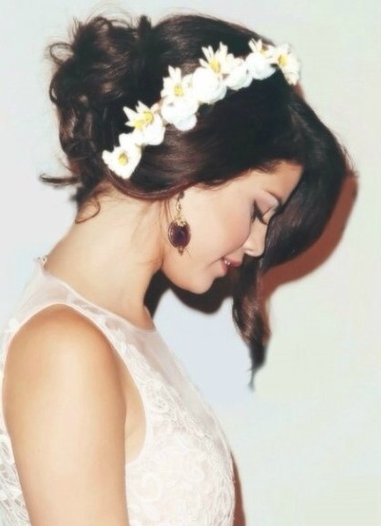  Who is the 'Selena Gomez' ?