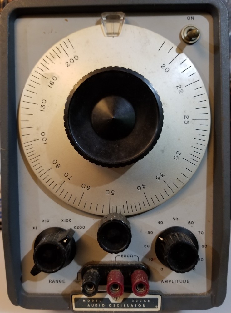 Hewlett-Packard HP Model 200 AB Audio Oscillator, audio generator, 1952  