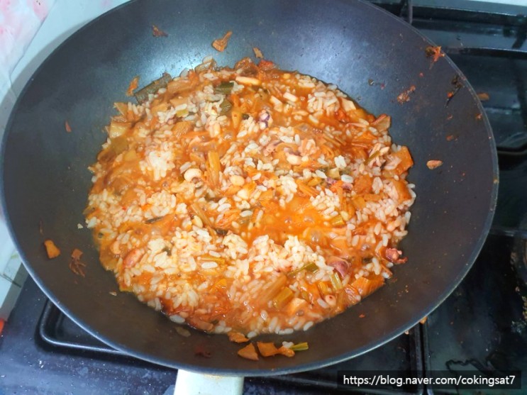 김치죽 끓이는법 오징어 듬뿍넣고, 백종원 김치죽 만큼 맛있다.
