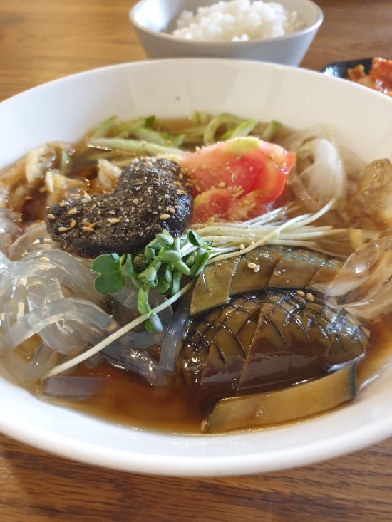  문래창작촌 숨은맛집 '쉼표말랑'에서 정갈하고 맛깔난 집밥 한 끼로 감성 충전하세요!