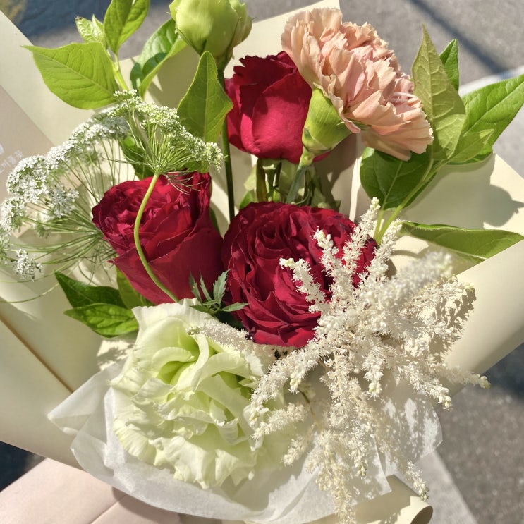 ʚ 홍대 꽃집 / 연남동 꽃집 ɞ 홍대 핫플 '토끼풀꽃'에서 예쁜 장미 꽃다발