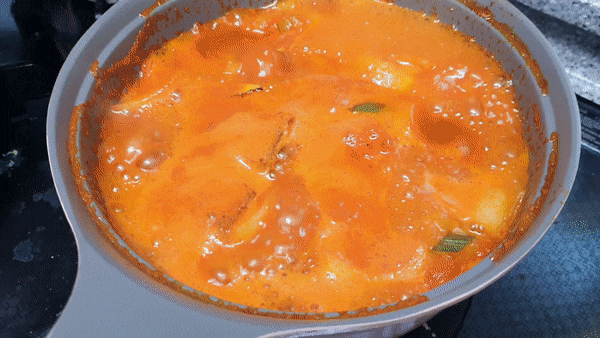 통뼈감자탕 브랜드, 돼지등뼈찜 간장&매운 2종!!