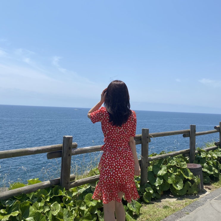  랭앤루 20ss 레드 원피스 여행지에서 딱이야.