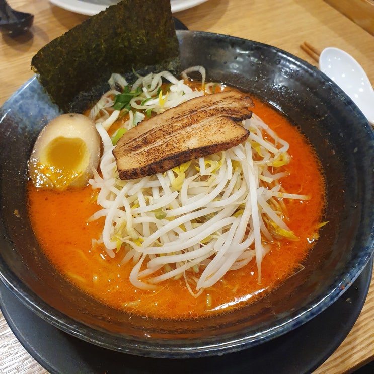  상동 산쪼메 일본라멘 처음 먹어봤는데 맛도 있고 혼밥하기도 좋을거 같아요
