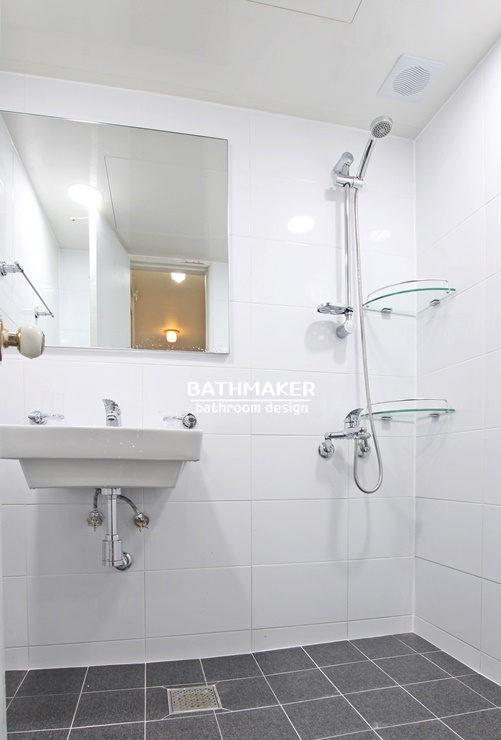 독특한 구조의 욕실, 기능별 공간이 나뉘어져 있는 신곡동 한국풍림 아파트 욕실리모델링