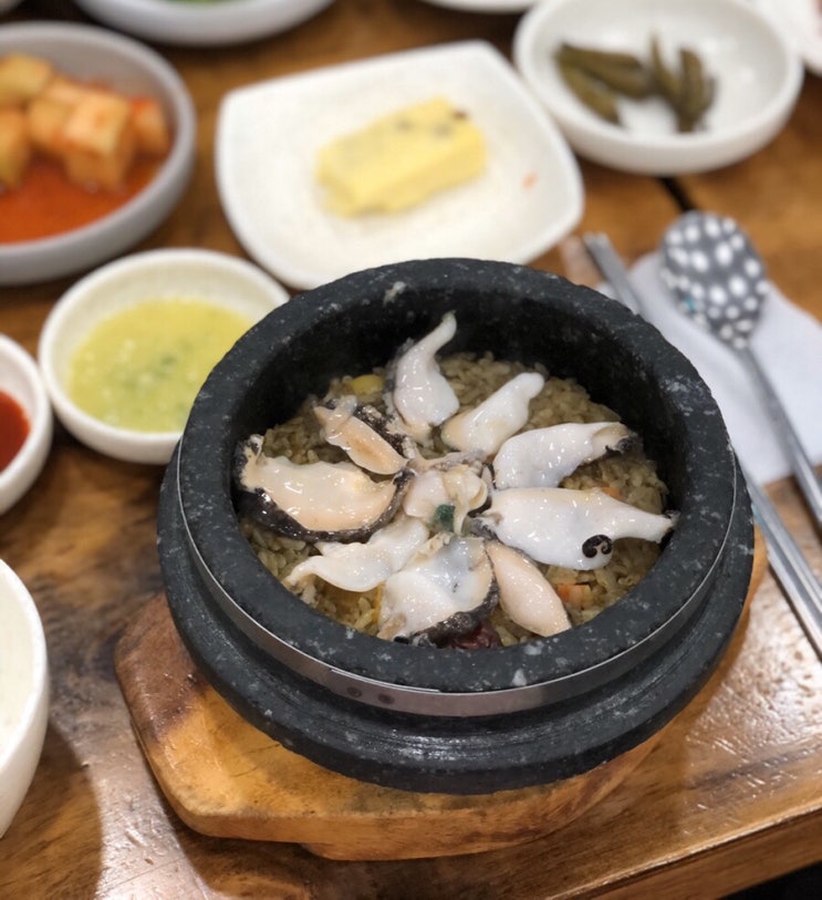  제주 명진전복 - 구좌읍 해안도로 전복돌솥밥 전복구이 맛집 (feat. 아름다운 오션뷰)