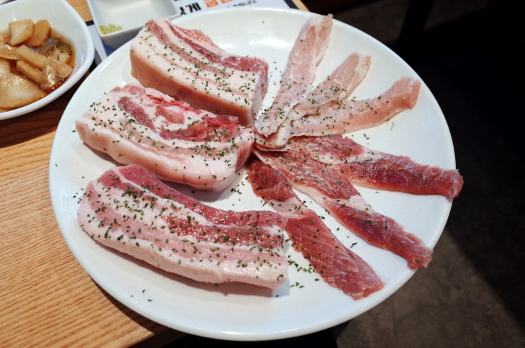  주례 맛집 인정! 맛있는 고기에 솜씨를 더하다