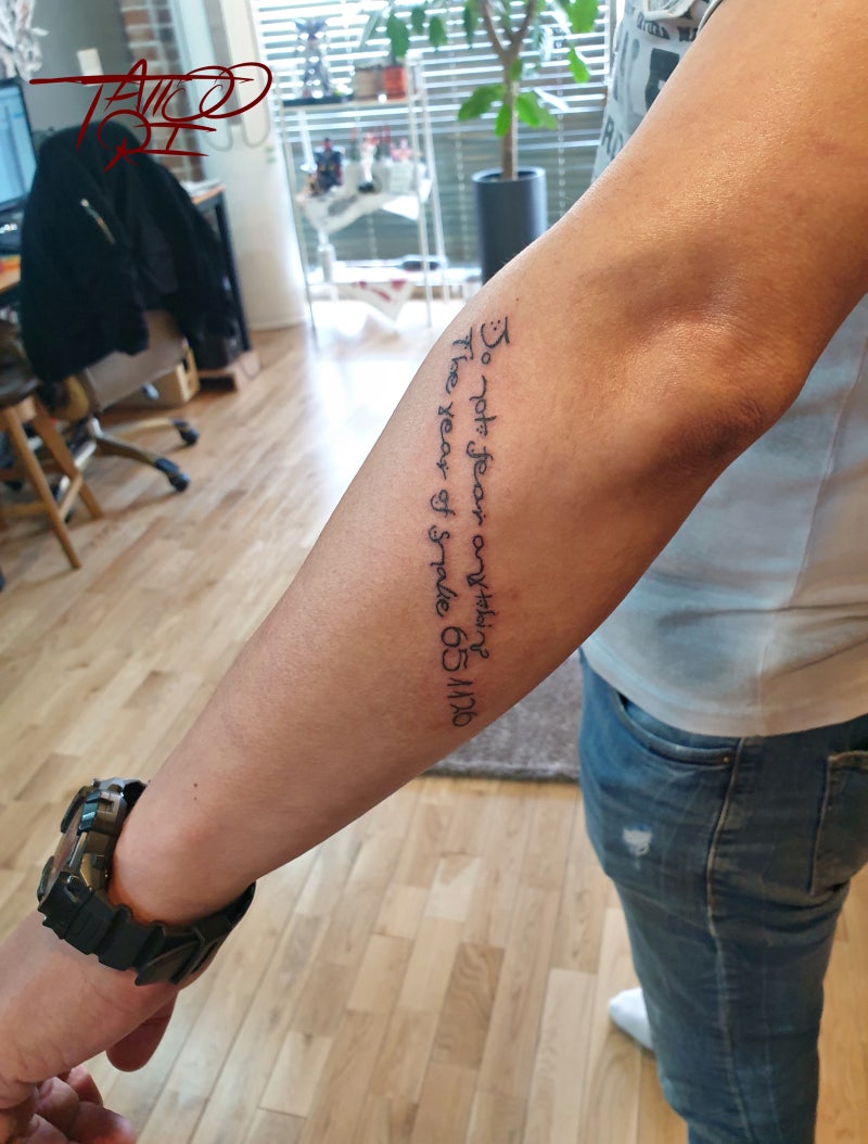 남자 팔 사선 레터링 두줄 궐동타투에서 뿜뿜 : 네이버 블로그, image size:800x1054