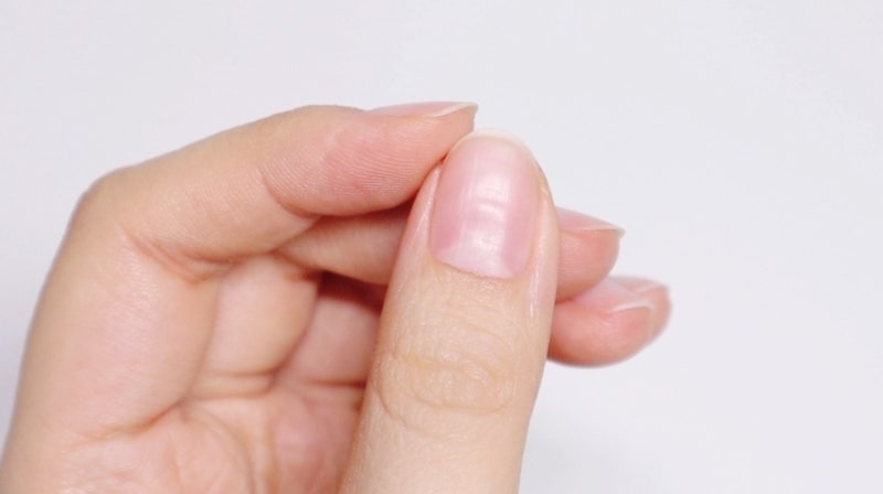 큐티클오일네일세럼으로 셀프네일케어 손톱갈라짐까지 잡자 7