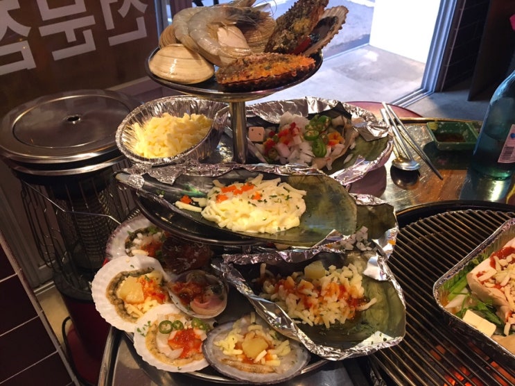  신사 가로수길 술집 :) 해산물 , 조개전문 소주를 부르는 분위기 맛집 ‘삼바리’