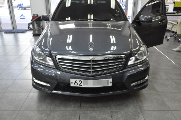  벤츠 C클래스 W204 모니터,네비 전원불량 블랙아웃 NTG-4500CE 메인보드 고장으로 BGA장비로 당일수리(1시간) 처리해 드렸습니다.