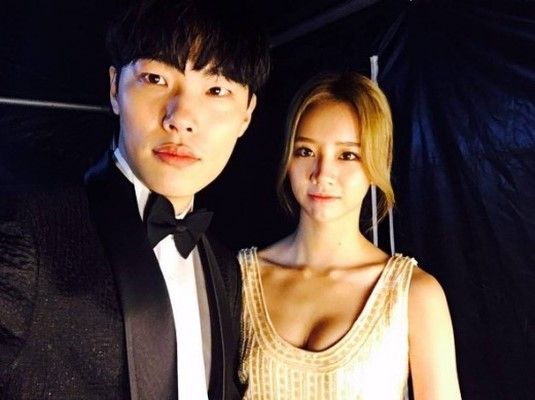 류준열 혜리 결별 아님 잘사귀고 있음 나이 차이는?