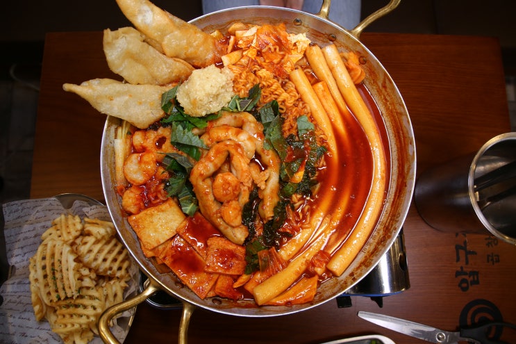  강남역맛집 친구 만나면 무조건 압구정곱떡!