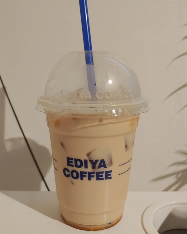  달고나라떼는 이디야가 짱맛이예요! 신메뉴도 구경해보세요.