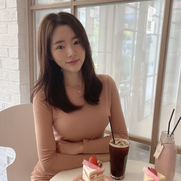  가로수길 디저트카페 딸기천국