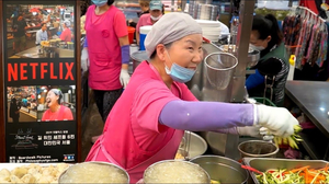 "Chopped noodles” that aired on Netflix 'Chefs on the Road' / 광장시장 & 손칼국수 / Korean street food