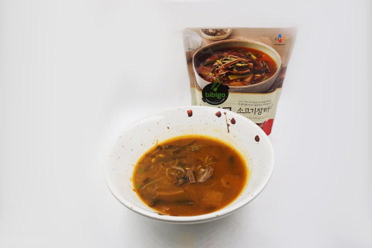  깔끔한 맛 비비고 소고기장터국