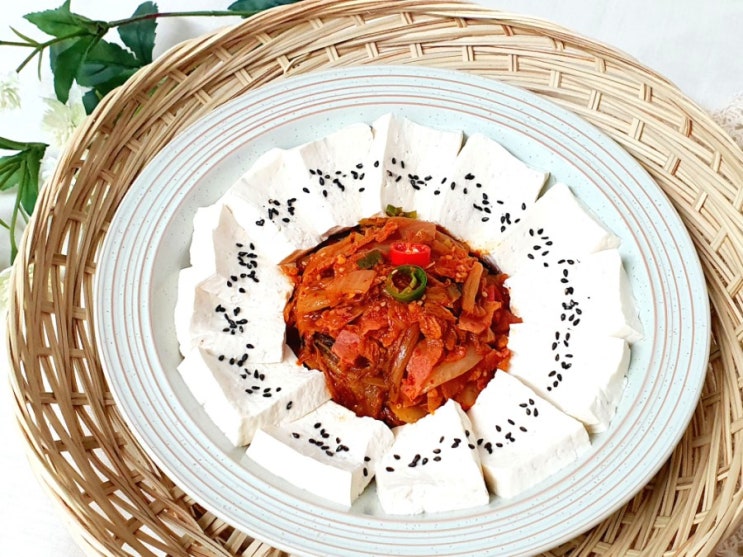  두부김치 만들기 ~ 베이컨 넣고 볶아 더 맛있게