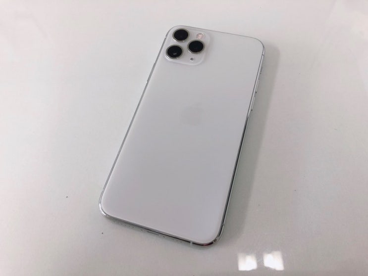  아이폰11 PRO 크기 딱 좋은데