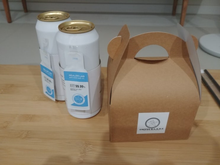 운정 커피 배달 : 커피블레이드에서 케이크와 커피 운정 커피 배달 : 커피블레이드에서 케이크와 커피