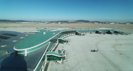 인천공항, 3년 만에 1만명 비정규직 근로자 정규직 전환 마무리