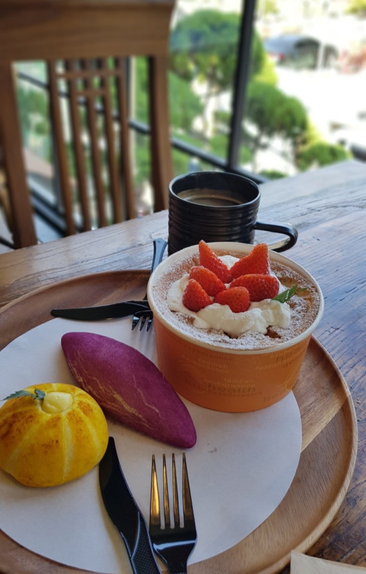  쁘띠프르 빵공장, 이진상회(더이진),신기한 볼거리가득, 이천도자기카페