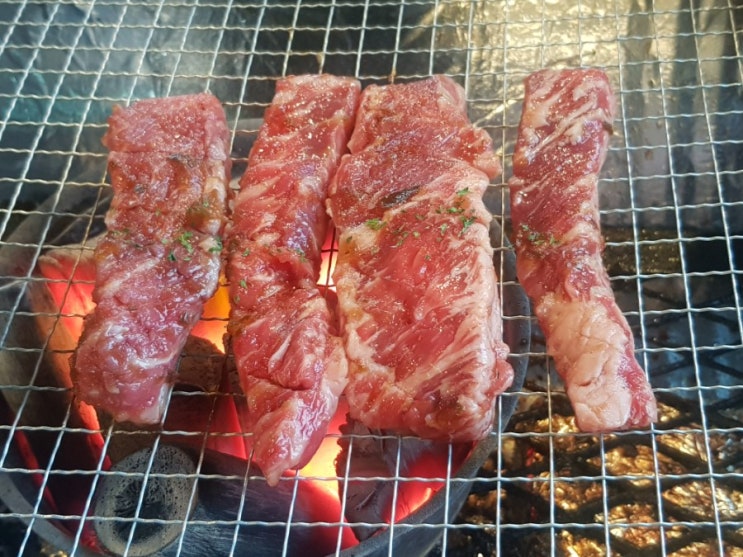  울산 동구 소고기  베테랑  테라스에서 바다뷰로 고기먹기