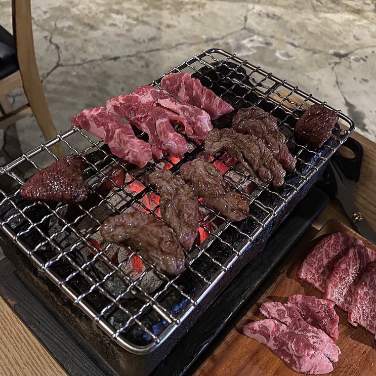  홍대 한우숙성등심 만원대 소고기맛집 798화로