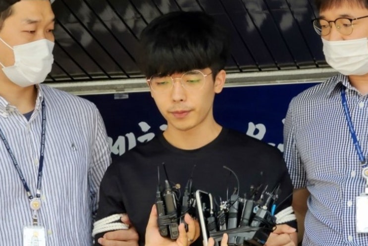 n번방 '갓갓' 문형욱 공범 안승진 포토라인 얼굴공개..아동까지 성폭행.협박한 그놈 n번방 '갓갓' 문형욱 공범 안승진 포토라인 얼굴공개..아동까지 성폭행.협박한 그놈