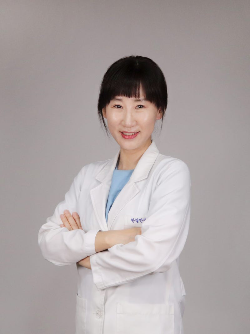 [한길안과병원] 김윤희 간호차장, 제10회 종근당 존경받는 병원인상 수상 사진 7