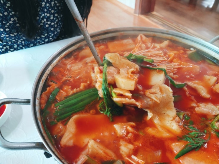  속초가다 들린 홍천 가리산막국수수제비 차 막히면 쉬어가세요.