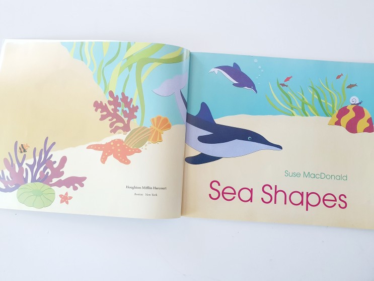 Sea Shapes by Suse MacDonald 바다 생물로 표현한 도형 익히기 (바다생물들의 내용도 간단히 설명해주세요!)