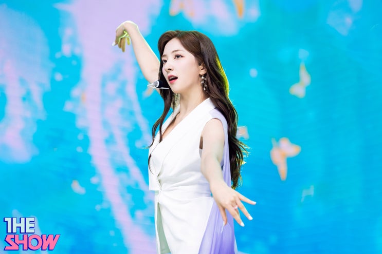 나비로 완벽 변신한 우주소녀의 신비롭고 몽환적인 무대 BUTTERFLY 나비로 완벽 변신한 우주소녀의 신비롭고 몽환적인 무대 BUTTERFLY