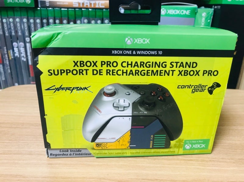 Controller Gear Cyberpunk 2077 Limited Edition - Xbox Pro Charging ...