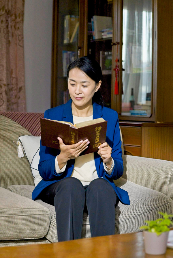  요한계시록에 명확히 예언한 재림주의 새 이름을 동방번개에서 알아볼까요?